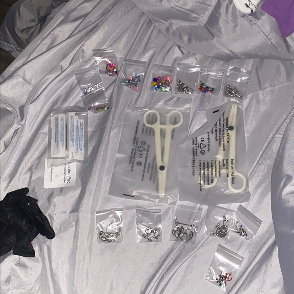 Piercing kit